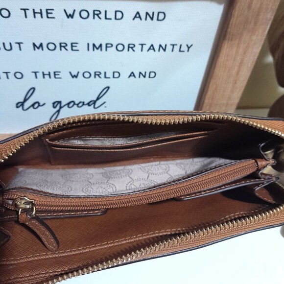 Michael Kors Brown Leather Gold Logo Hardware Minimalist Fall All Season Wallet - Picture 3 of 8